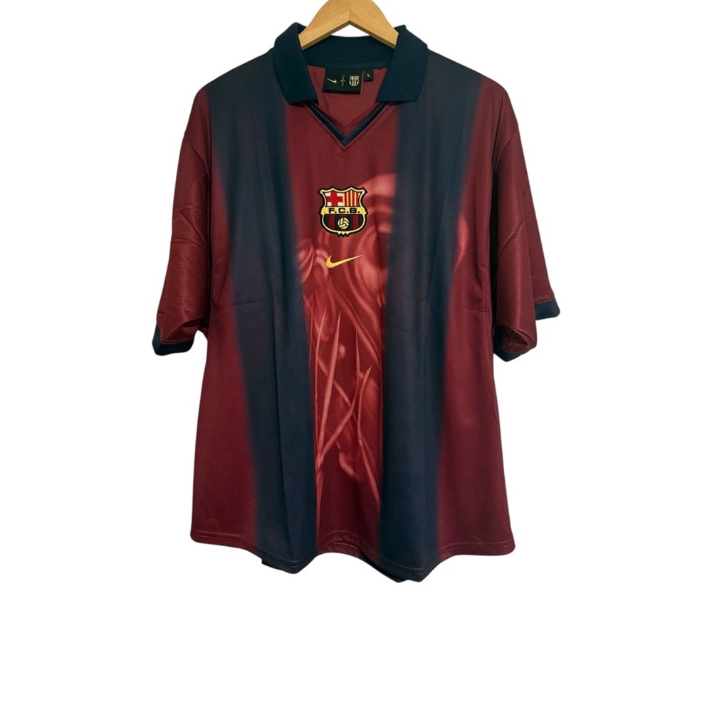 CACTUS JACK X NIKE X FC
BARCELONA RETRO
2000/01 HOME SKELETON
JERSEY SIZE LARGE